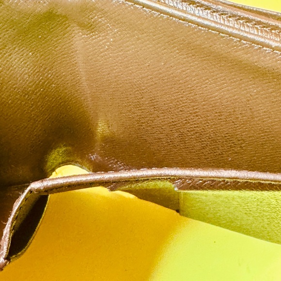 Louis Vuitton Damier set of 2  Brown Leather wallet 
1 for women and 1 for man. - Picture 13 of 15